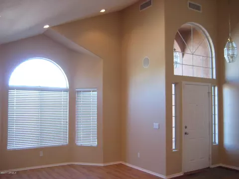 283 W Baylor Ln, Gilbert, AZ 85233 photo 2