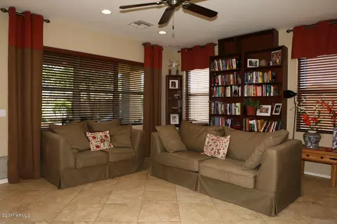 3817 E Branham Ln, Phoenix, AZ 85042 photo 15