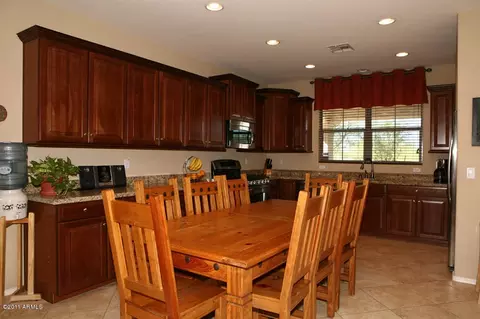 3817 E Branham Ln, Phoenix, AZ 85042 photo 2