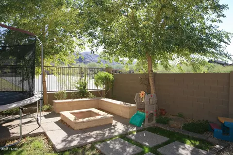 3817 E Branham Ln, Phoenix, AZ 85042 photo 6