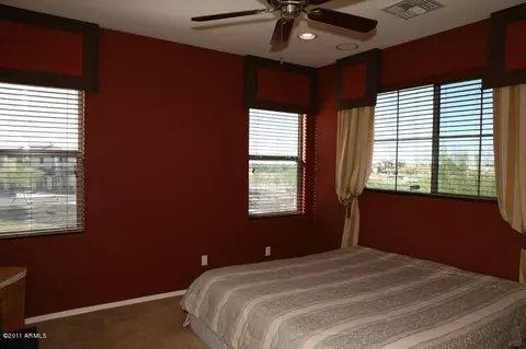 3817 E Branham Ln, Phoenix, AZ 85042 photo 7