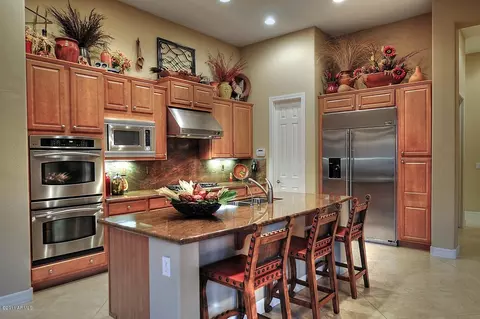 42303 N Olympic Fields Ct, Phoenix, AZ 85086 photo 9