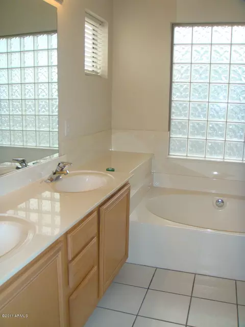 2889 E Cathy Dr, Gilbert, AZ 85296 photo 11