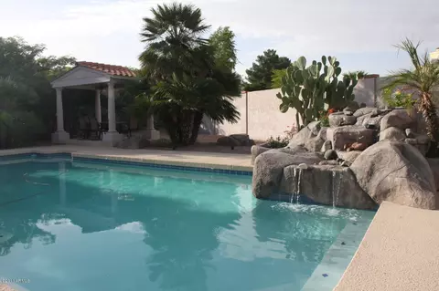 1940 E Beck Ln, Phoenix, AZ 85022 photo 3