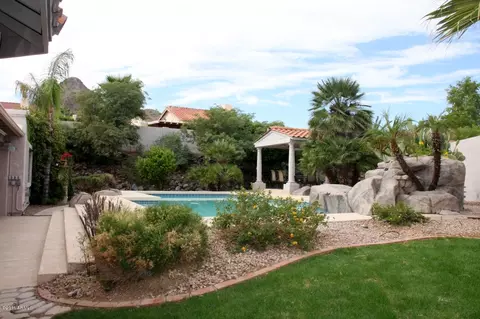 1940 E Beck Ln, Phoenix, AZ 85022 photo 4