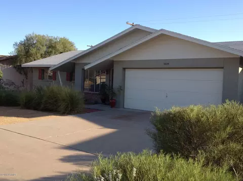 1025 E Broadmor Dr, Tempe, AZ 85282 photo 1