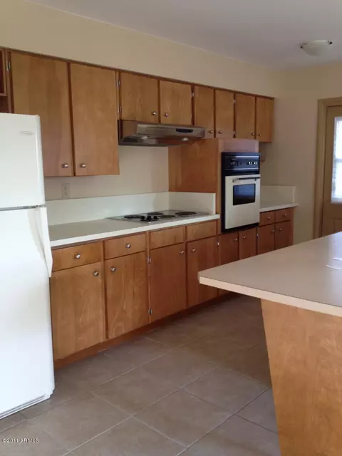 1025 E Broadmor Dr, Tempe, AZ 85282 photo 5