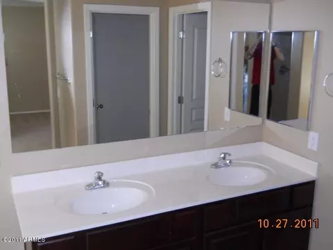 3812 E Santa Fe Ln, Gilbert, AZ 85297 photo 11