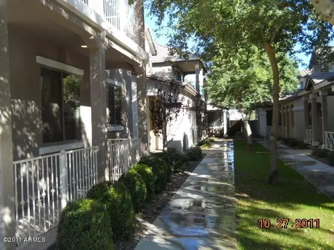 3812 E Santa Fe Ln, Gilbert, AZ 85297 photo 2