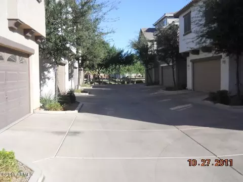 3812 E Santa Fe Ln, Gilbert, AZ 85297 photo 4