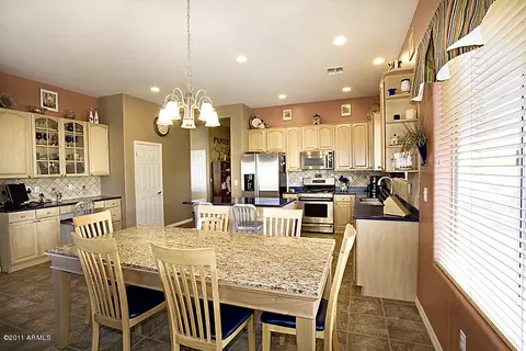 816 E Desert Ranch Rd, Phoenix, AZ 85086 photo 3