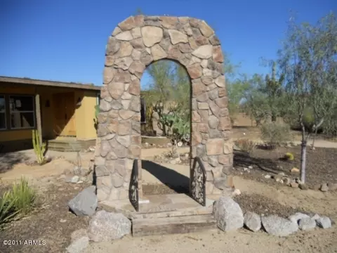 2320 E Maddock Rd, Phoenix, AZ 85086 photo 8