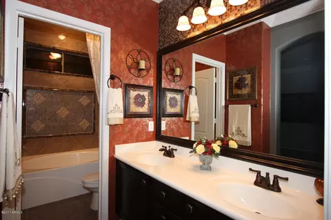 6498 S Twilight Ct, Gilbert, AZ 85298 photo 2