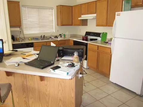2727 E Branham Ln, Phoenix, AZ 85042 photo 3