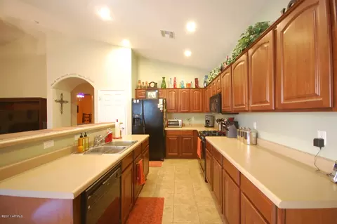 2191 E Iris Dr, Chandler, AZ 85286 photo 4