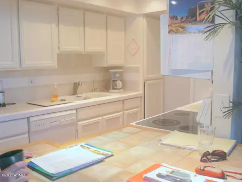 1101 E Michelle Dr, Phoenix, AZ 85022 photo 6
