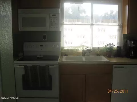 2402 E Dahlia Dr, Phoenix, AZ 85032 photo 2