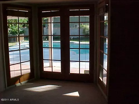 945 E Orangewood Ave, Phoenix, AZ 85020 photo 3