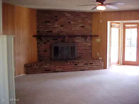 945 E Orangewood Ave, Phoenix, AZ 85020 photo 2