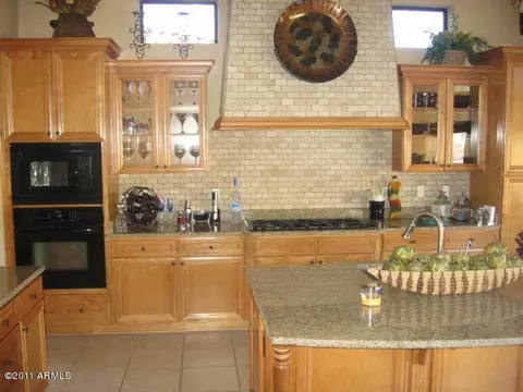 8066 E Sugarloaf Cir, Mesa, AZ 85207 photo 4