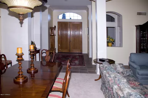 272 E Bernie Ln, Gilbert, AZ 85295 photo 2
