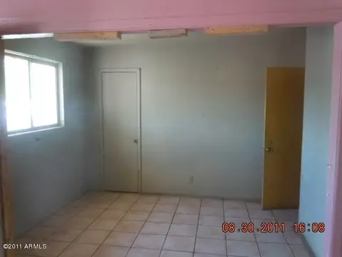 2062 E Nancy Ln, Phoenix, AZ 85042 photo 7