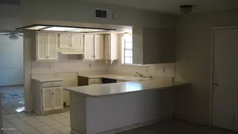 648 W Emerald Ave, Mesa, AZ 85210 photo 4