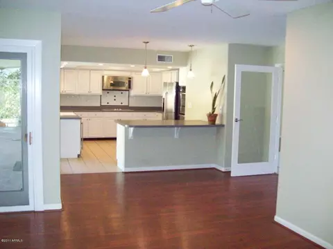 628 E Canterbury Ln, Phoenix, AZ 85022 photo 2