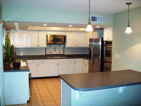 628 E Canterbury Ln, Phoenix, AZ 85022 photo 11