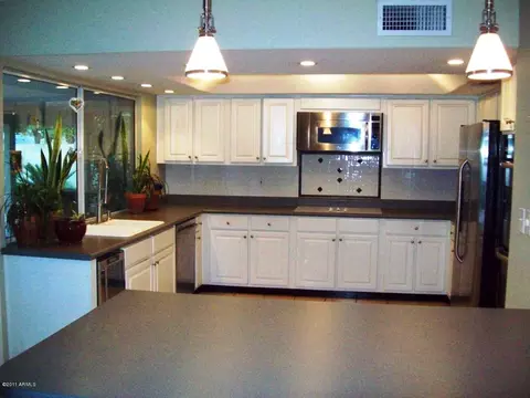 628 E Canterbury Ln, Phoenix, AZ 85022 photo 12