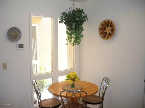 754 E Becker Ln, Phoenix, AZ 85020 photo 8