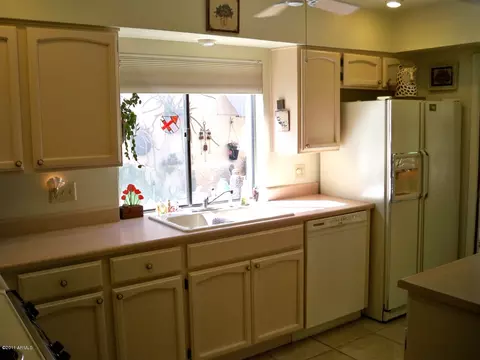 754 E Becker Ln, Phoenix, AZ 85020 photo 7