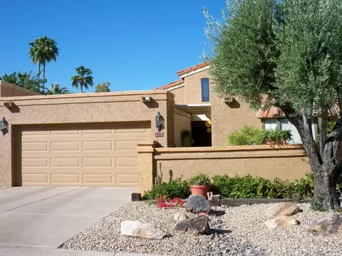 754 E Becker Ln, Phoenix, AZ 85020 photo 1