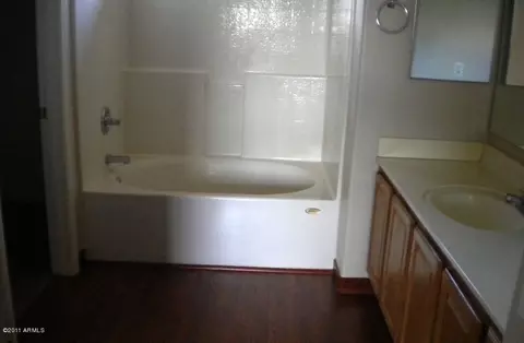 4056 E Abraham Ln, Phoenix, AZ 85050 photo 9