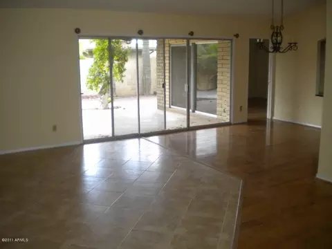 7345 N 11th St, Phoenix, AZ 85020 photo 2