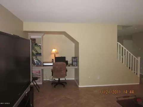 2054 E Ruby Ln, Phoenix, AZ 85024 photo 7