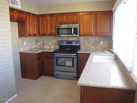 3448 W Calavar Rd, Phoenix, AZ 85053 photo 1