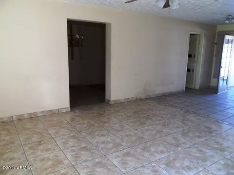 202 W Winston Dr, Phoenix, AZ 85041 photo 6