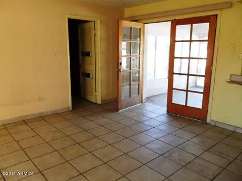 202 W Winston Dr, Phoenix, AZ 85041 photo 8