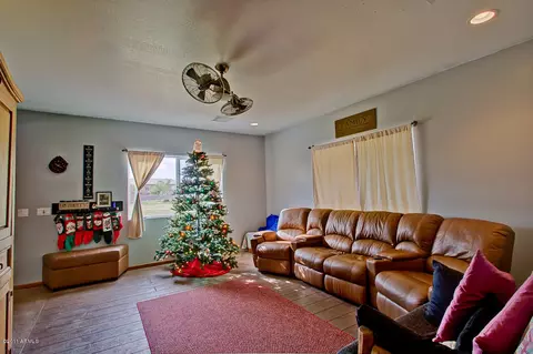 3946 E Desert Ln, Gilbert, AZ 85234 photo 3