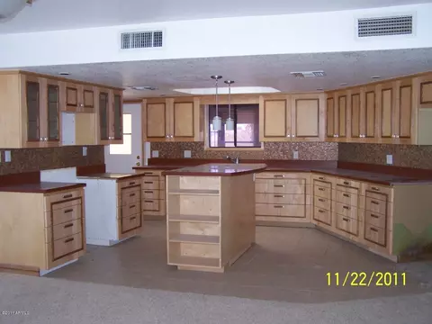 690 N Muleshoe Rd, Apache Junction, AZ 85119 photo 6