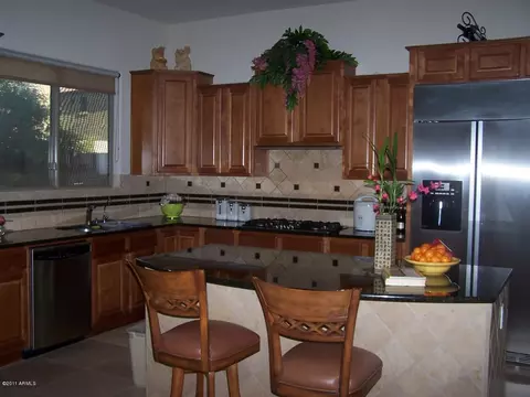 3822 E Herrera Dr, Phoenix, AZ 85050 photo 5