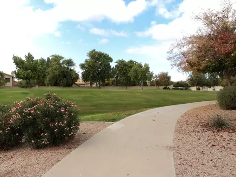 1132 W Iris Dr, Gilbert, AZ 85233 photo 2