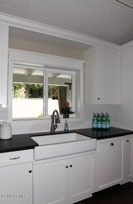 4832 E Calle Redonda --, Phoenix, AZ 85018 photo 8