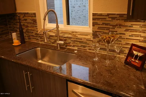 2308 Earll Dr, Phoenix, AZ 85016 photo 9