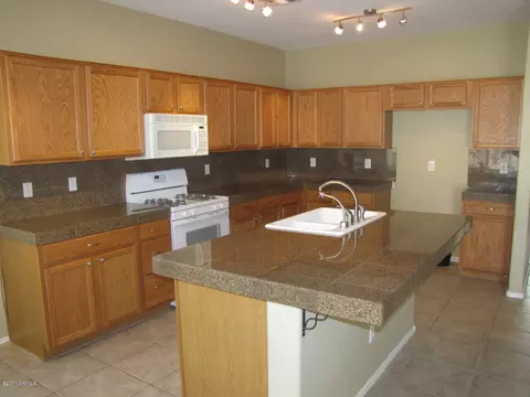 1258 E Vermont Dr, Gilbert, AZ 85295 photo 3