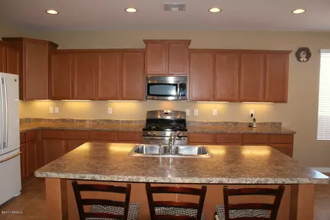 2446 E Narrowleaf Dr, Gilbert, AZ 85298 photo 2