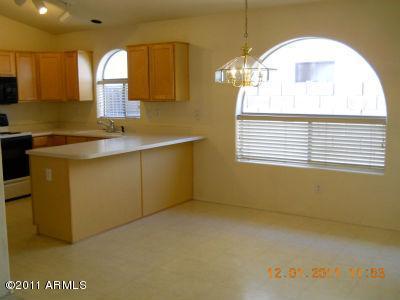 548 E Sherri Dr, Gilbert, AZ 85296 photo 6