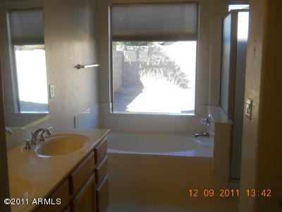 548 E Sherri Dr, Gilbert, AZ 85296 photo 11