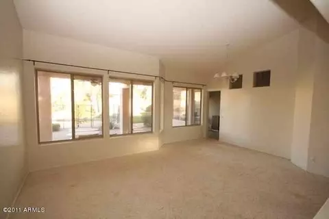4630 E Robin Ln, Phoenix, AZ 85050 photo 8